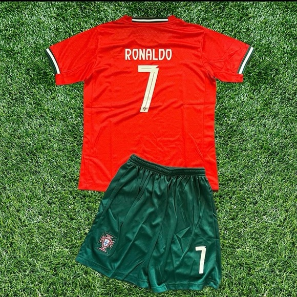 Soccer jersey Cristiano Ronaldo Portugal kids football size 28 fit 11-12 years - Picture 1 of 3